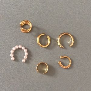 🌻Set of 6 ear cuffs🌻